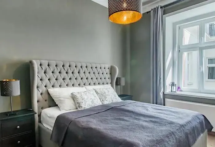 Luxury At Centre Andel! Apartamento